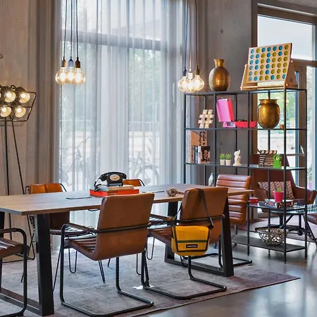 Hotel Moxy 3*