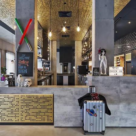 Moxy 3* دارمشتاد