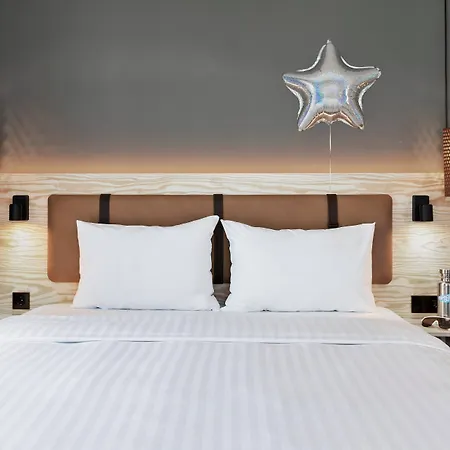 Hotel Moxy 3*