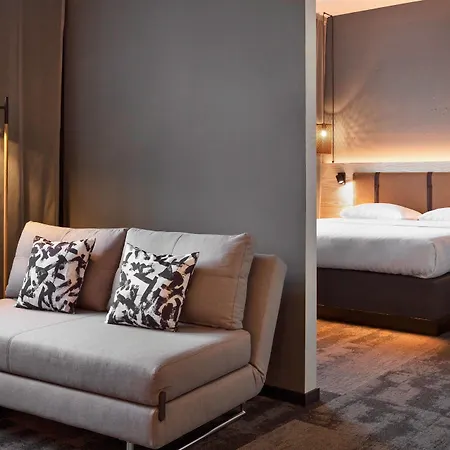 Hotel Moxy 3*