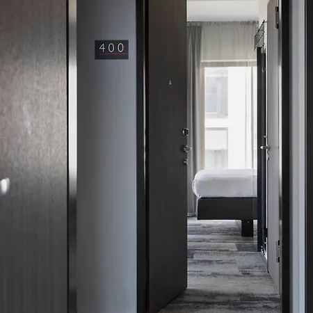 Hotel Moxy 3*
